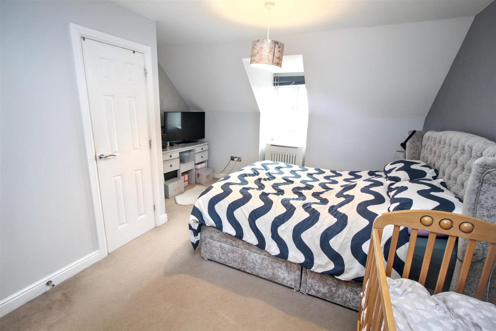 Pryor Close, Tilehurst, Reading